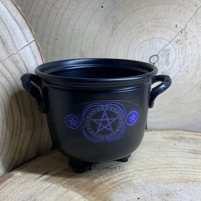 Chaudron avec pentacle 
